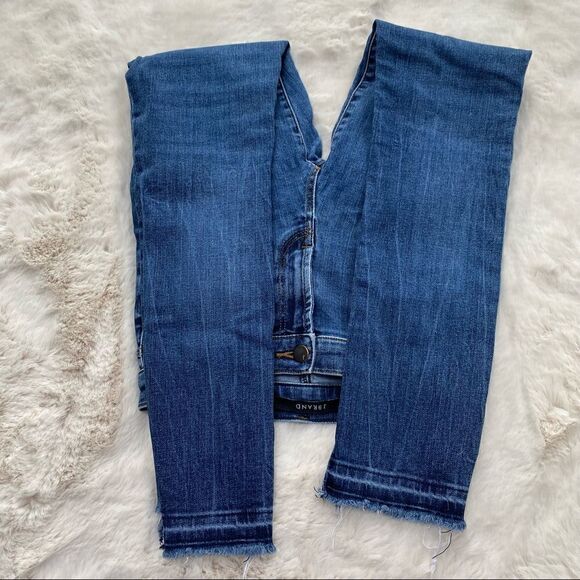 J Brand Raw Edge Asymmetrical Hem Medium Wash Skinny Jeans 25 - Picture 8 of 13